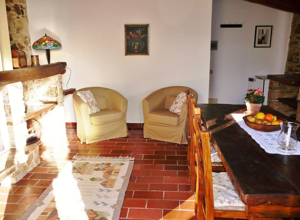 Podere Patrignone Vendégház Castellina in Chianti Szoba fotó